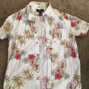 forever 21 floral button down short sleeve. Medium